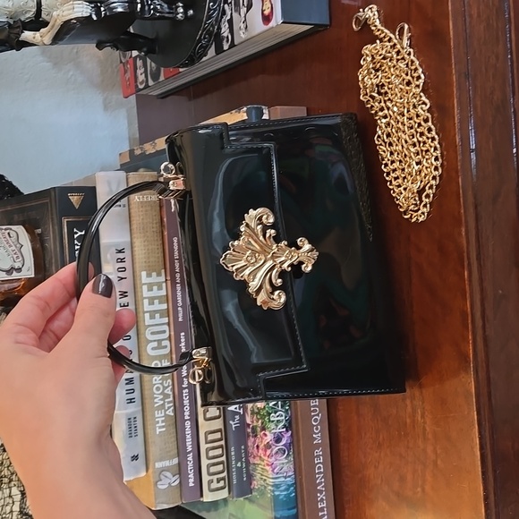 Small Vintage Inspired Laquered Black Bag with Chain, NWT - Picture 5 of 10